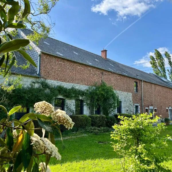 La Ferme du Ravet - Gîtes aux Lacs de l'Eau d'Heure, hotel in Froidchapelle