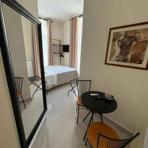 Misciù, ξενοδοχείο στη Νάπολη