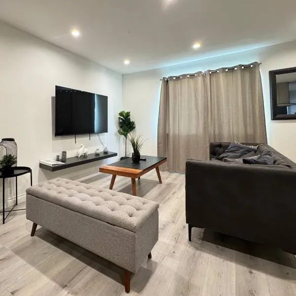 Hollywood Black Habitat