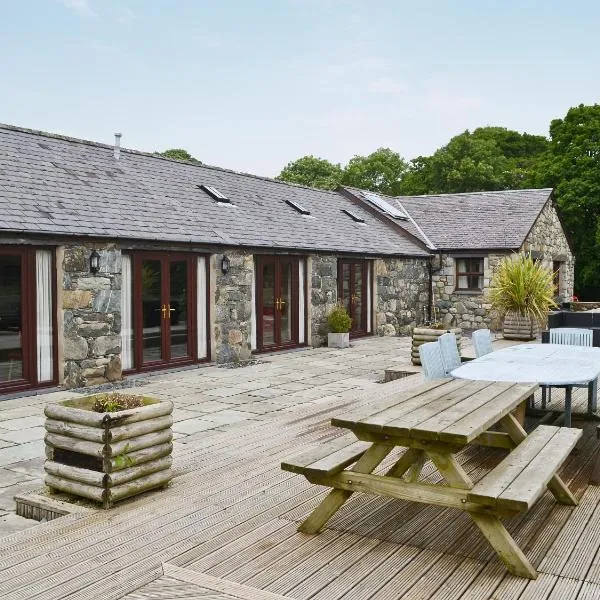 Glanrafon Isaf, hotel in Llanwnda