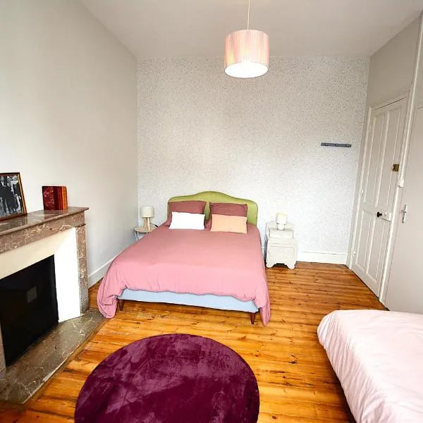 Les Suites Fisel, hotel v destinaci Rostrenen