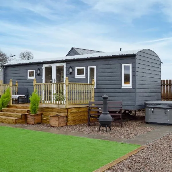The Shepherd's Hut, hotel in Dubton