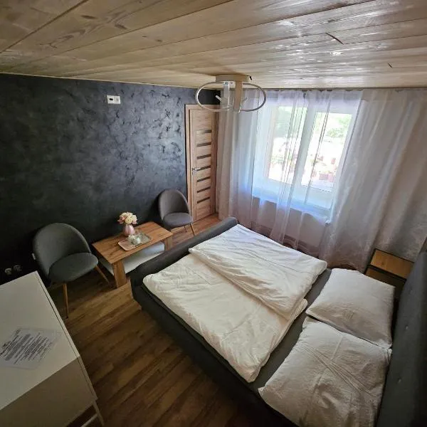 Penzión Toliar, hotel ve Staré Lesné