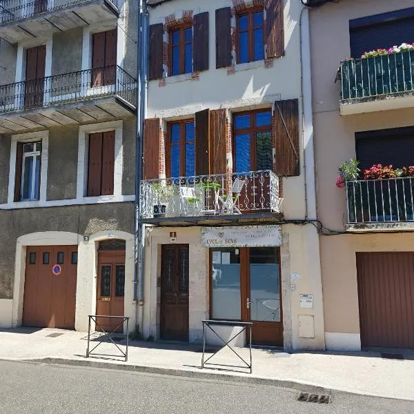 Par Saint Georges !, hotel v destinaci Cahors