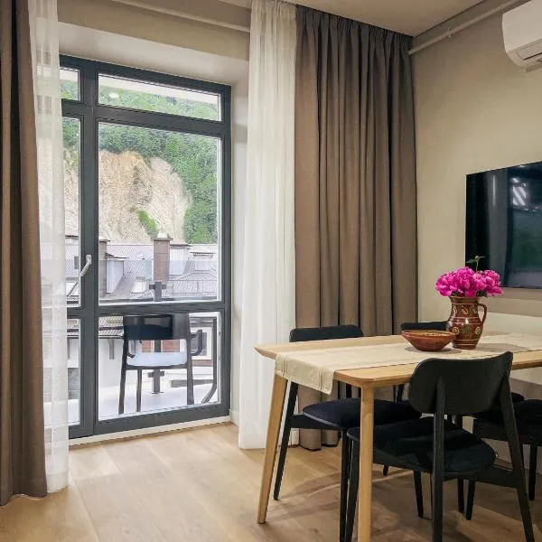 Комплекс апартаментів "Крайобраз", hotel in Yaremche