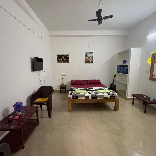 Sanchari hostel, hotel in Kuilapayam