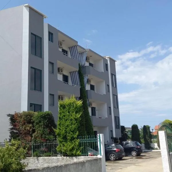 Vellezerit Çelaj, hotel sa Velipojë