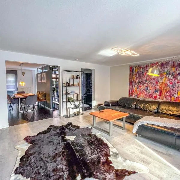 Modern Luxury Villa Antonia, hotel in Mössingen