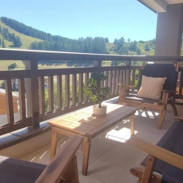 Appartement Terrasse vue sur les pistes, hotel in Péone