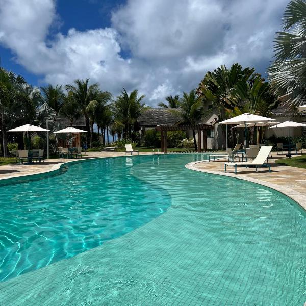 Flat com jardim privativo à beira mar de muro alto - Foto 3