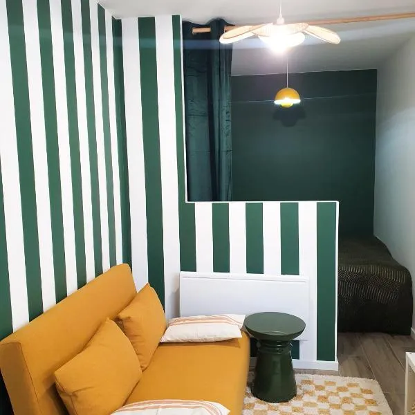 Studio avec coin nuit ETOILE SUR RHONE, hotel in Étoile-sur-Rhône