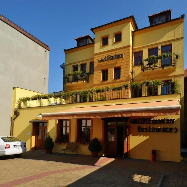 Hotel U Radnice, hotel a Louny