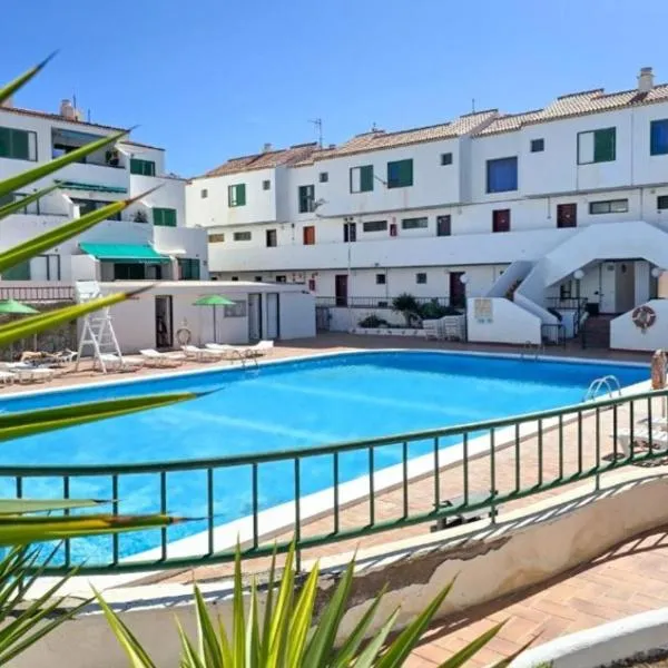 Alondras Luxury Paradise fully renovated, hotel in Arona