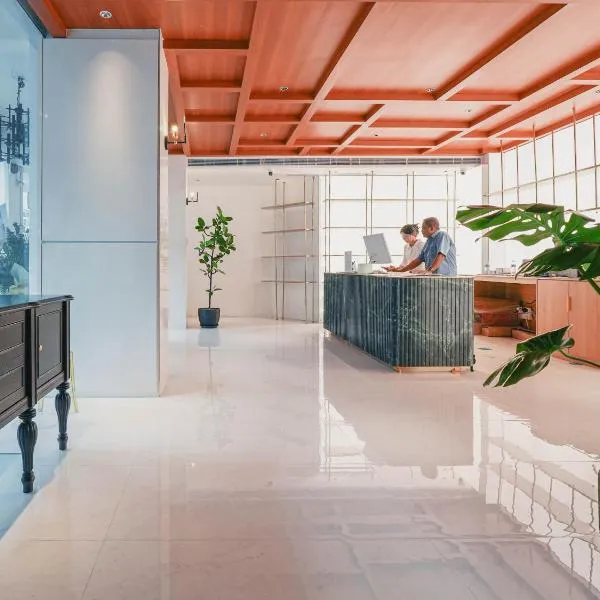 A Hotel Chinatown- Stay From 8PM To 9AM, hotel di Singapura