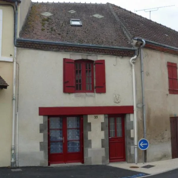 Les Calaubys, hotel em Huriel