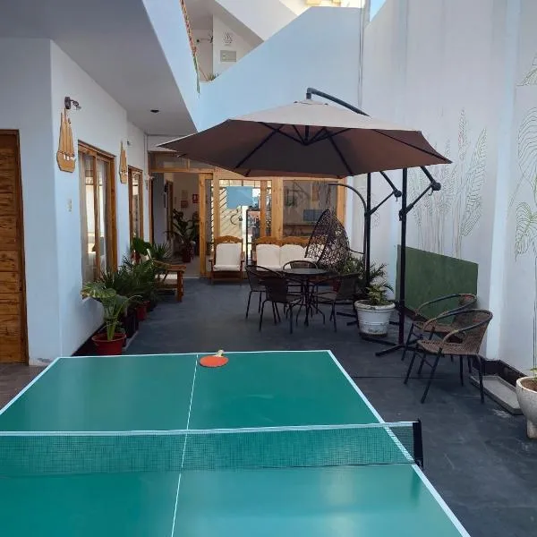 Ravenala Paracas Hostel & Apartment, hotel in Paracas
