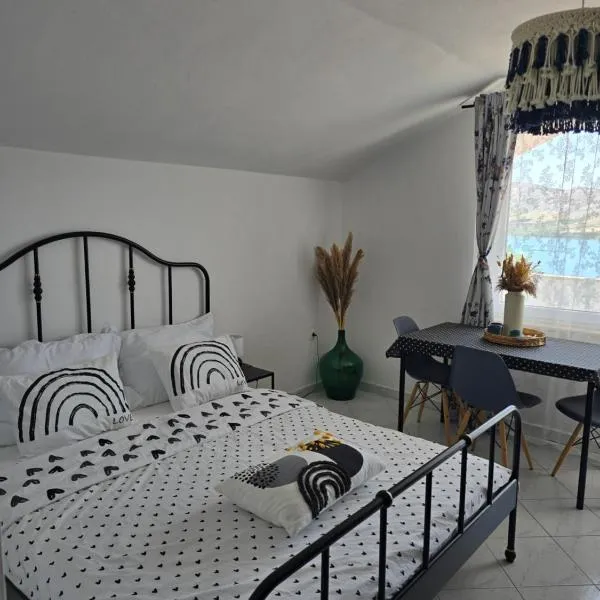 L'infini Sea View apartments Zubovići, hotel v destinácii Zubovići