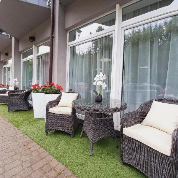 Pensjonat Plażowy Boss z Restauracją 50 metrów od Morza, hotel en Dziwnów
