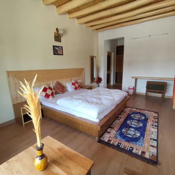 Scenic ladakh homestay upper Tukcha leh, hotel in Leh