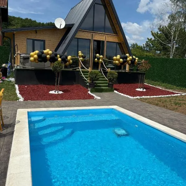 A-Frame Wellness Villa with Private Pool, Sauna & Jacuzzi near Belgrade，Koraćica的飯店