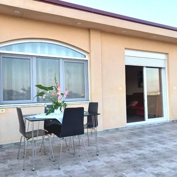 Hilltop Haven Cityview, hotel in Durrës