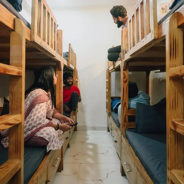 Urban Loft Hostel, отель в Ришикеше