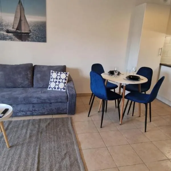 Le Marin - Pool and parking, hotel di Antibes