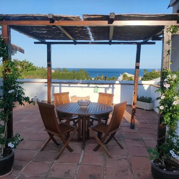 Total relaxation apartment, hotel en Estepona