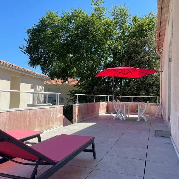 Demi maison avec terrasse et jardin 3 chambres 6 pers, hótel í Royan