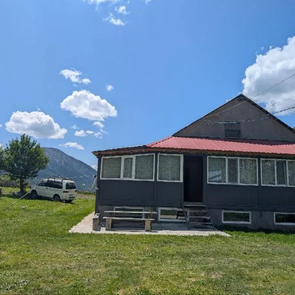 LAMPAREULA - ლამპარეულა, hotel in Zhabeshi