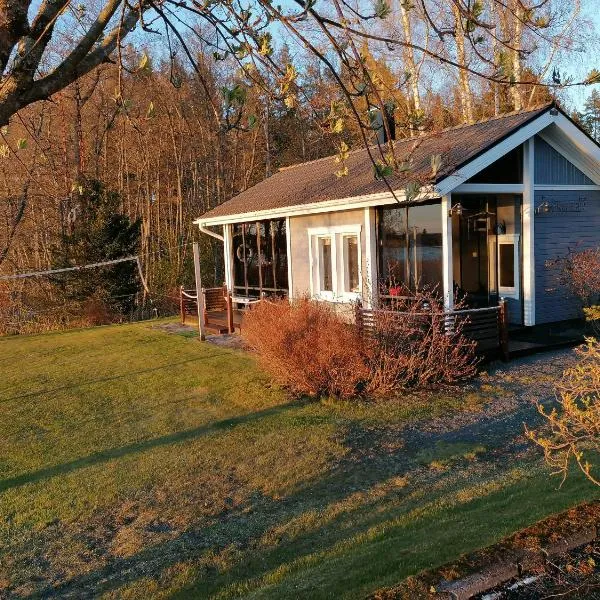 Pikkuhelmi-huvila, hotel in Eurajoki