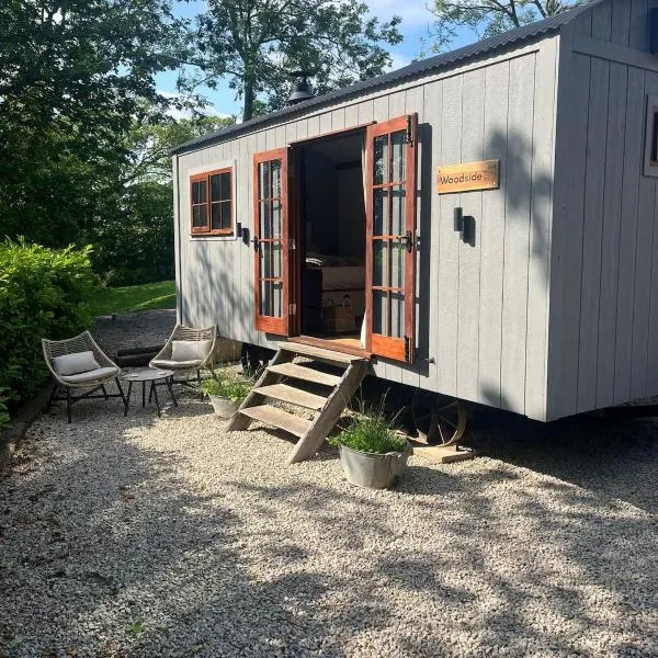 Woodside Shepherd Hut with free parking - Hawsker near whitby, hotel in Hawsker