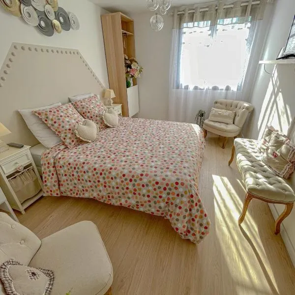 Gîte des Papillons & Brocante, ξενοδοχείο σε Pouzilhac