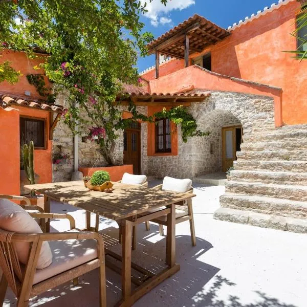 Old Town Charm Casa Historica, hotel in Ermioni