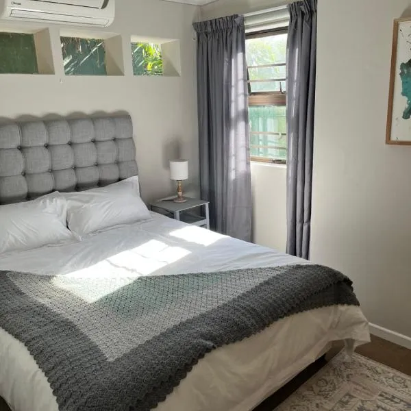 Clover Park, hotel in East London