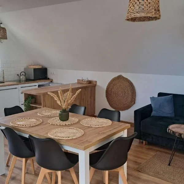 Lawendowe Wzgórze - Apartament, готель у місті Буковець