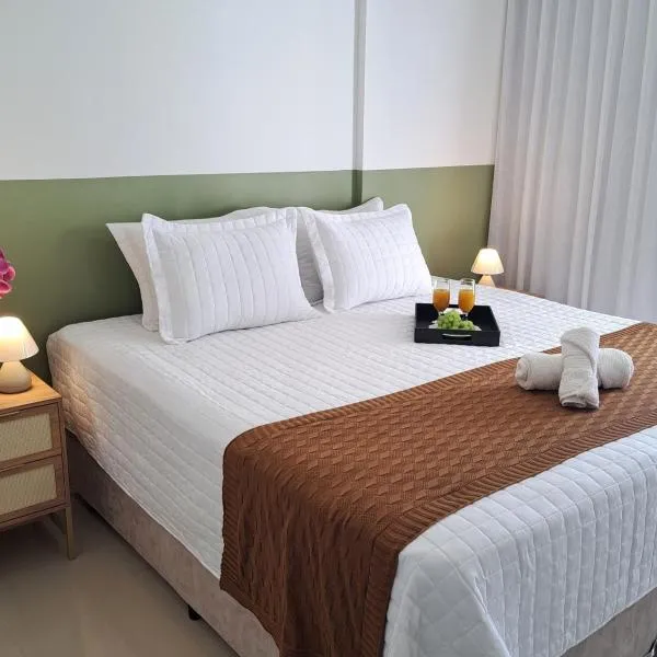 Suíte com varanda e piscina na Barra da Tijuca - RJ, hotel in Rio de Janeiro