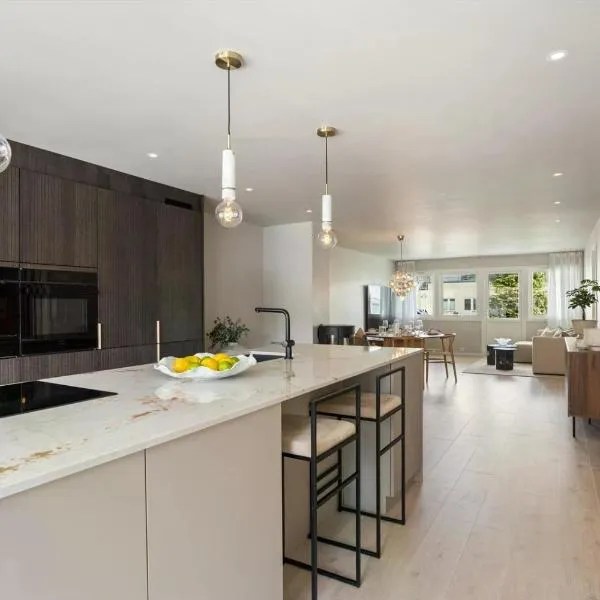 Newly renovated exclusive big apartment, city center, 3 bedrooms, 2 bathrooms with WC and more, hotel v destinaci Kristiansand