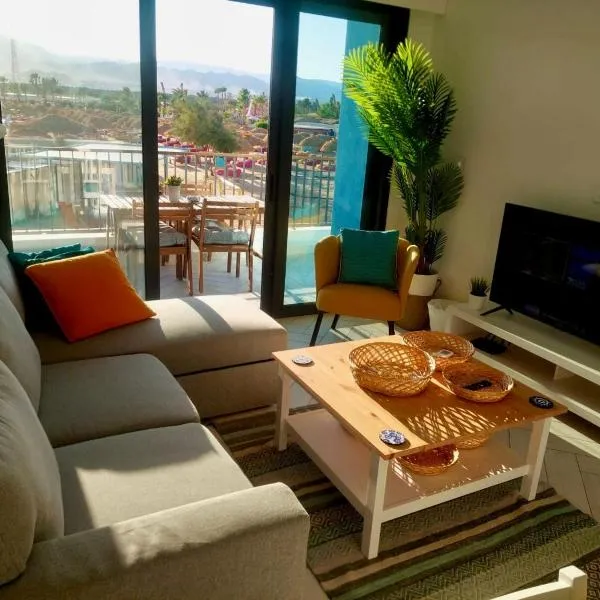Cozy Apartment with Private Beach, couples and families only, hotel in Aqaba