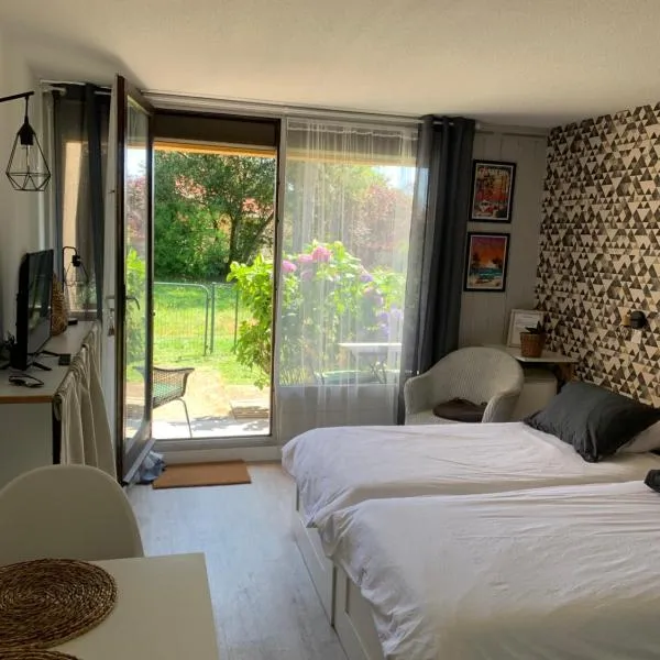 Studio touristes curistes , jardin terrasse, hotel v destinaci Dax