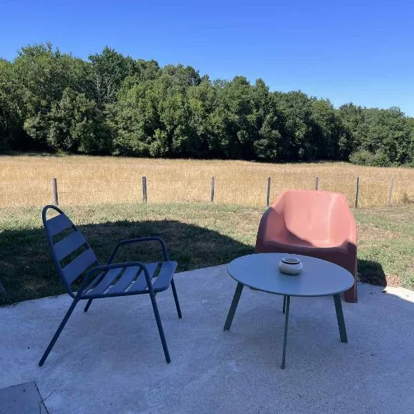 Maison au calme，位于Douzillac的酒店