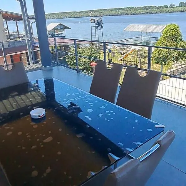 Sobe i apartmani "Terasa", готель у місті Смедерово