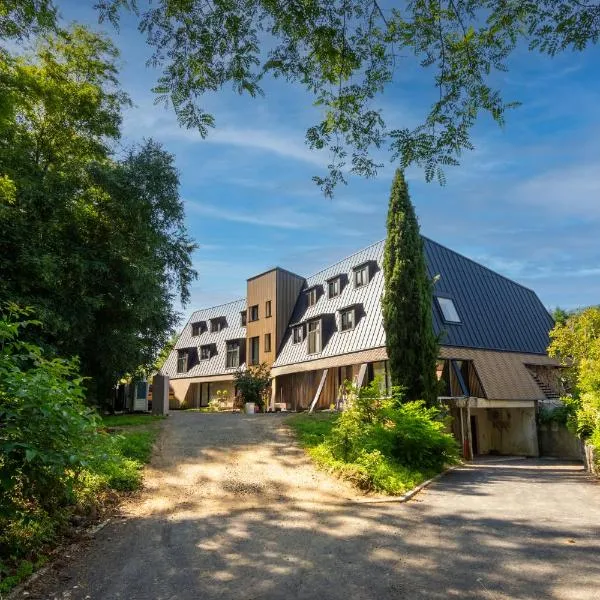 Hôtel La Cachette de Nina- Madame rêve - Saint-Girons، فندق في سانت-غيرونز