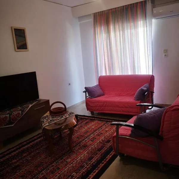 Spacious Family-Friendly 2BR Flat Near City Center, hotel in Alexandroupoli