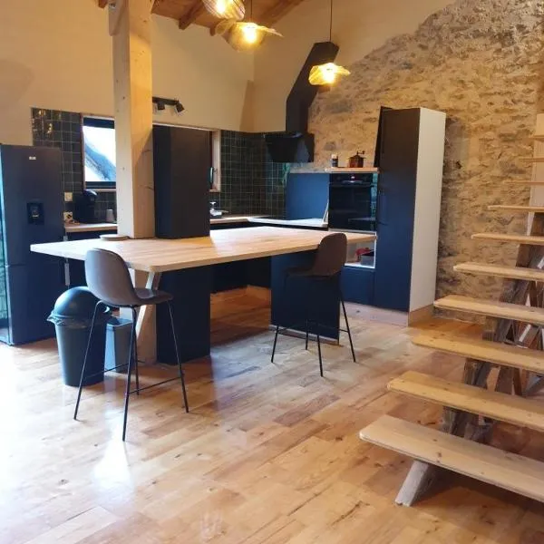 Bel appartement, hotel in Saleich