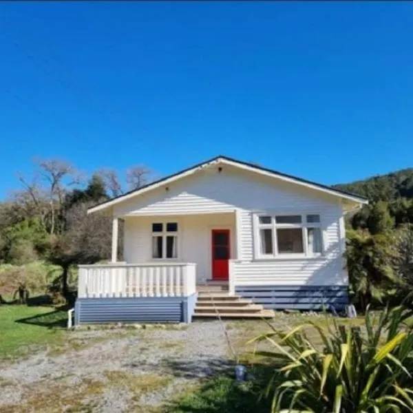 Westie on the West - Our private family getaway, готель 