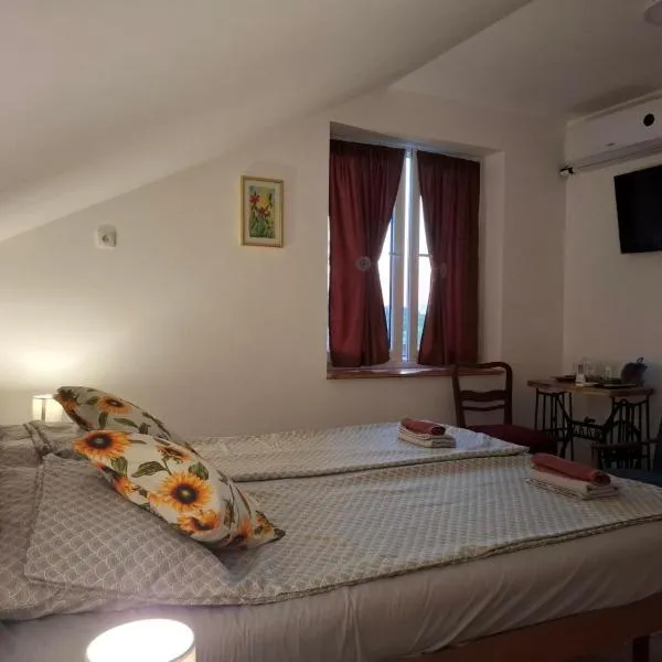 KUĆA MELEM seosko turističko domaćinstvo, hotel v destinaci Melenci