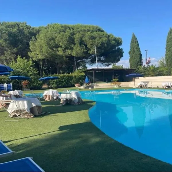 Holiday Travel Genius - Toscana Holiday Village, hotel v destinaci San Romano