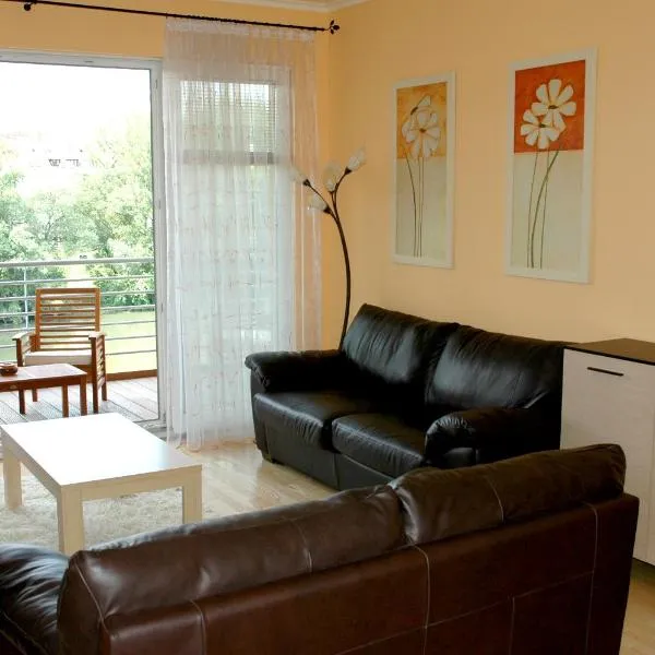 Dunalux Apartman, hotel in Győr
