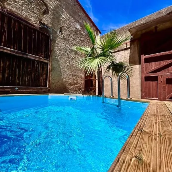 La Maison Coloniale Suites privatives de luxe, hotel in Torreilles